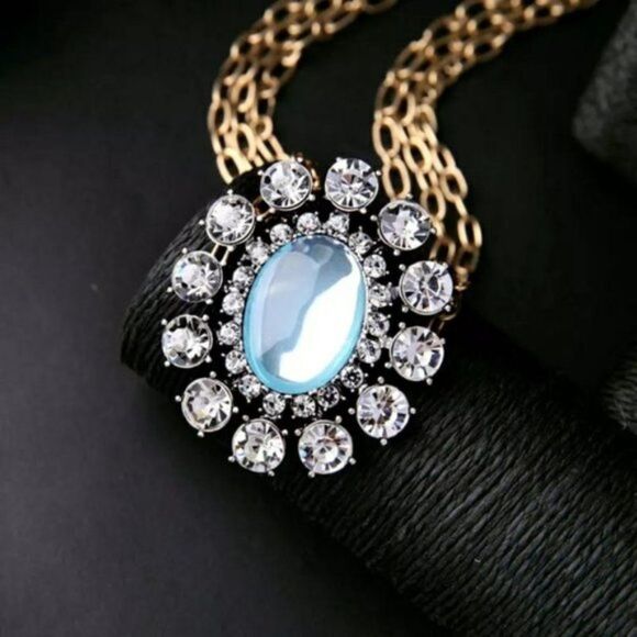 Blue Resin Rhinestone Crystal Floral 3 Layered Vintage Gold Pendant Necklace - Picture 7 of 8